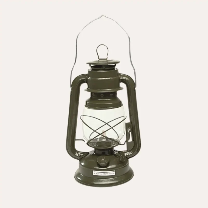 Lampe tempête à pétrole